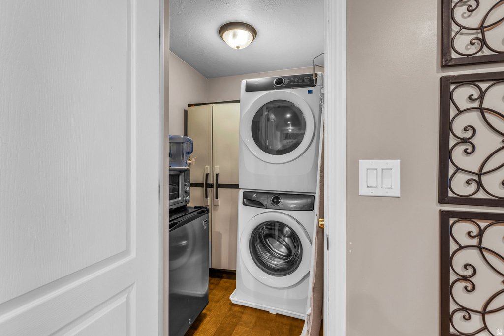 928 N 2075 W Farr West, UT 84404