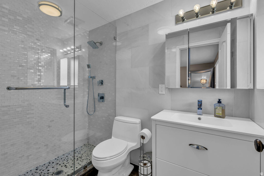 928 N 2075 W Farr West, UT 84404