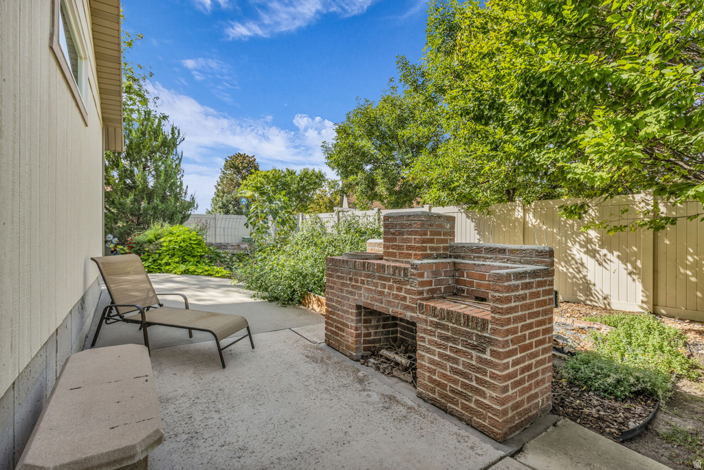 928 N 2075 W Farr West, UT 84404