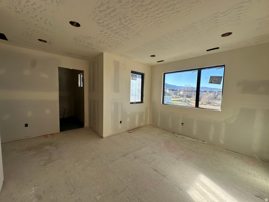 23 E 1500 S Farmington, UT 84025