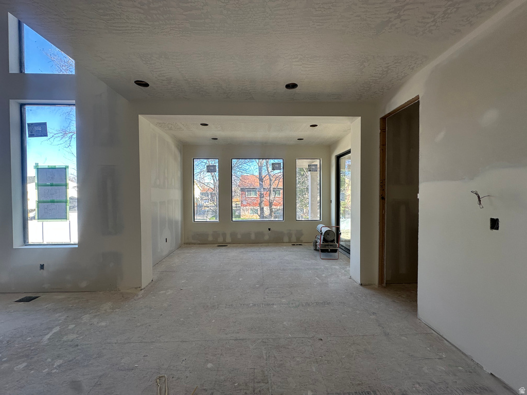 23 E 1500 S Farmington, UT 84025