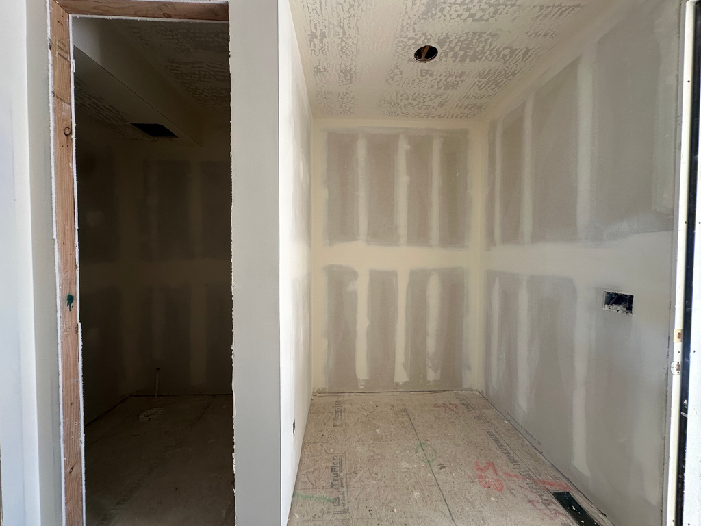 23 E 1500 S Farmington, UT 84025