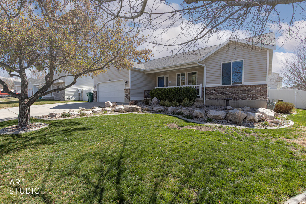 2579 W 3900 S Roy, UT 84067