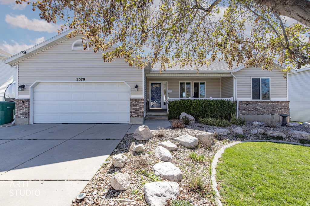 2579 W 3900 S Roy, UT 84067
