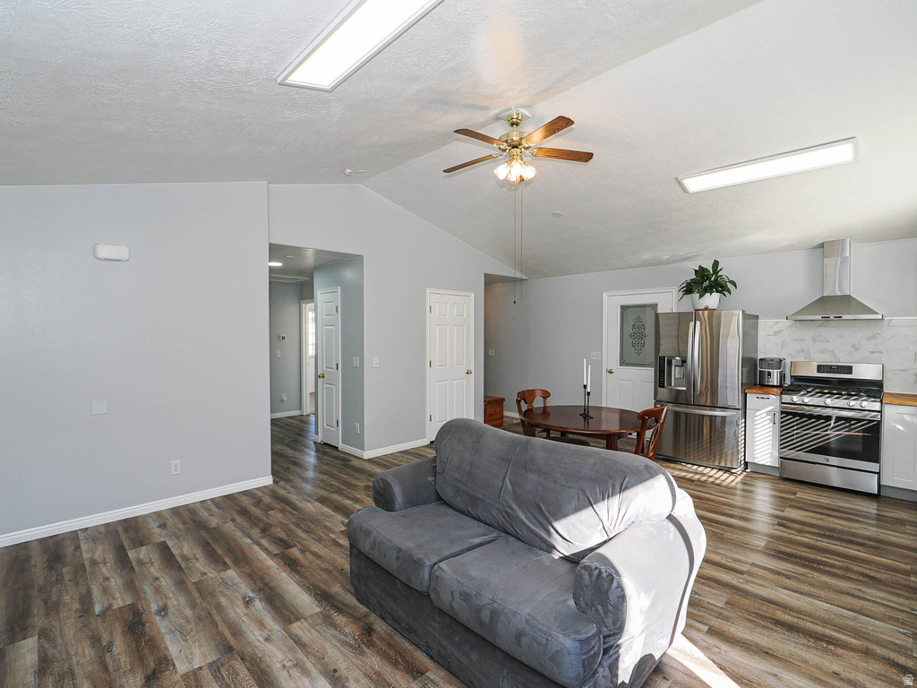 2087 E WEEPING WILLOW WAY Eagle Mountain, UT 84005