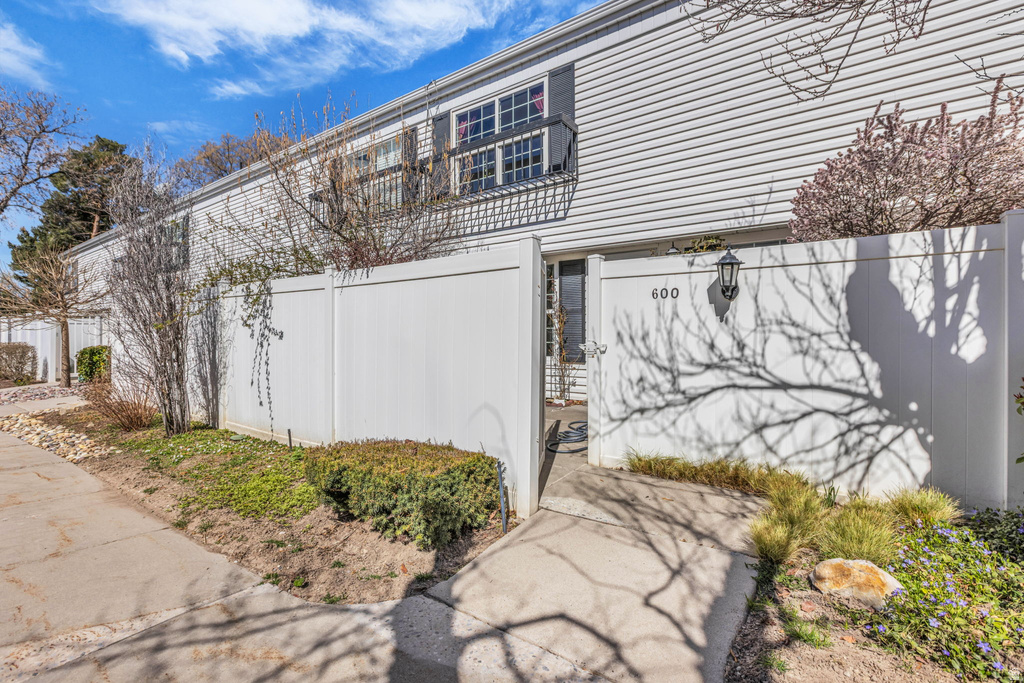 600 E 3990 S Murray, UT 84107