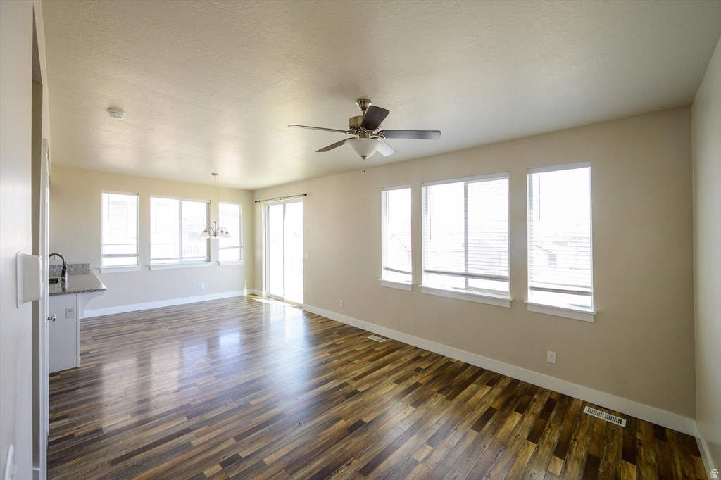 8078 N CLYDESDALE DR Eagle Mountain, UT 84005