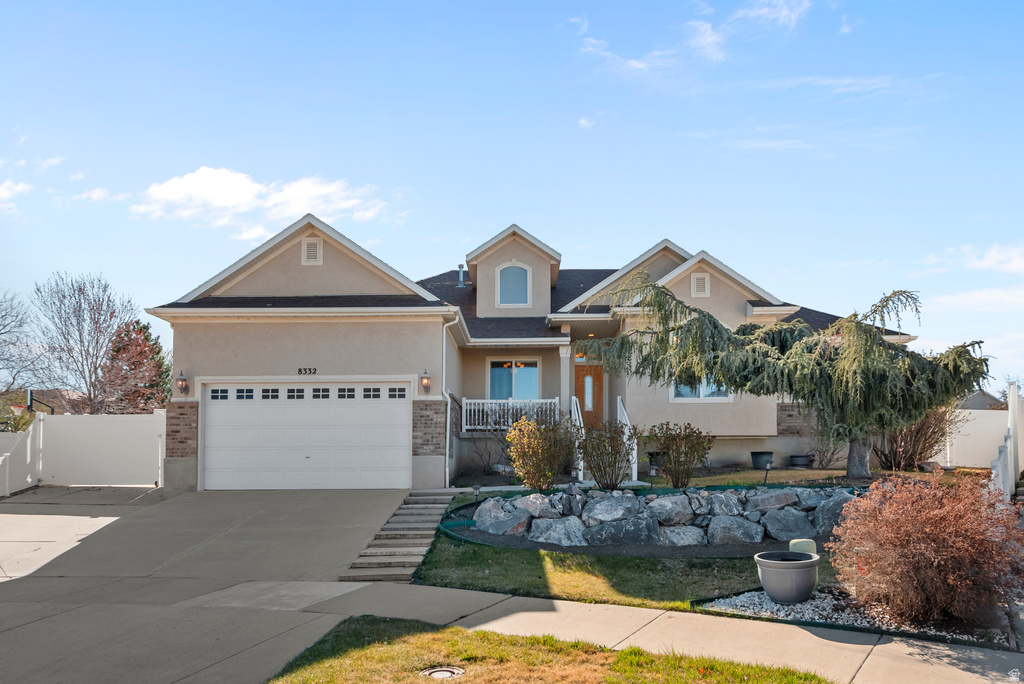 8332 S SADDLE OAKS CT West Jordan, UT 84081