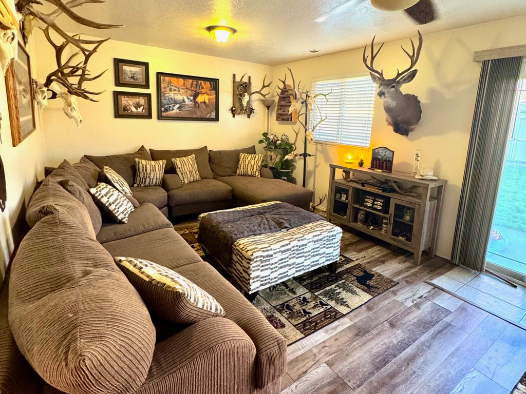 1616 N 725 W Clinton, UT 84015