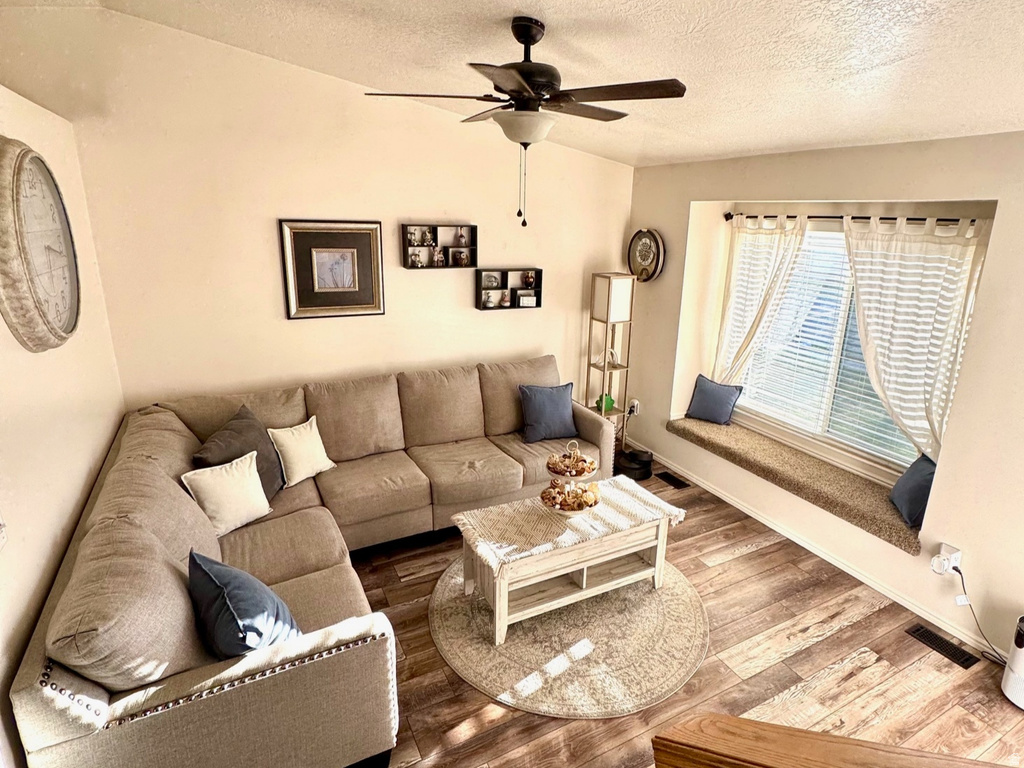 1616 N 725 W Clinton, UT 84015