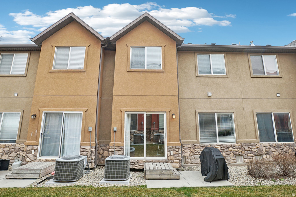 276 S 810 W Pleasant Grove, UT 84062