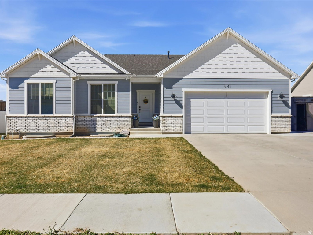 641 S 380 E photo 2