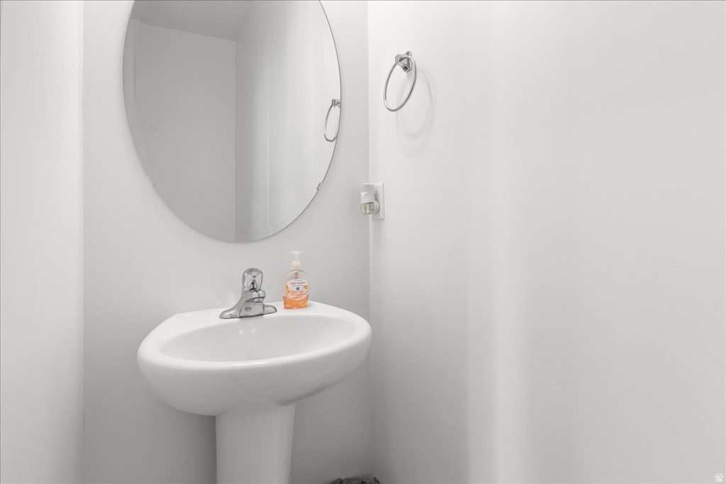 6321 W MOON DR South Jordan, UT 84009