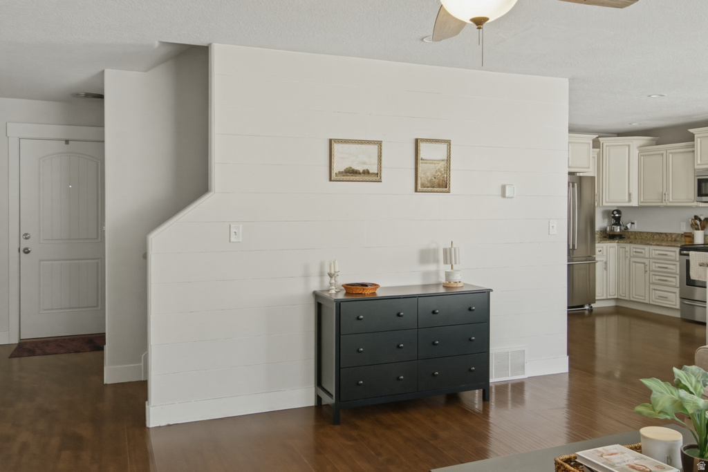 1711 E SHADOW DR Eagle Mountain, UT 84005