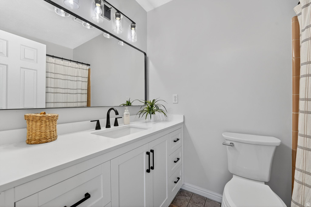 7738 S SUNBIRD WAY Midvale, UT 84047