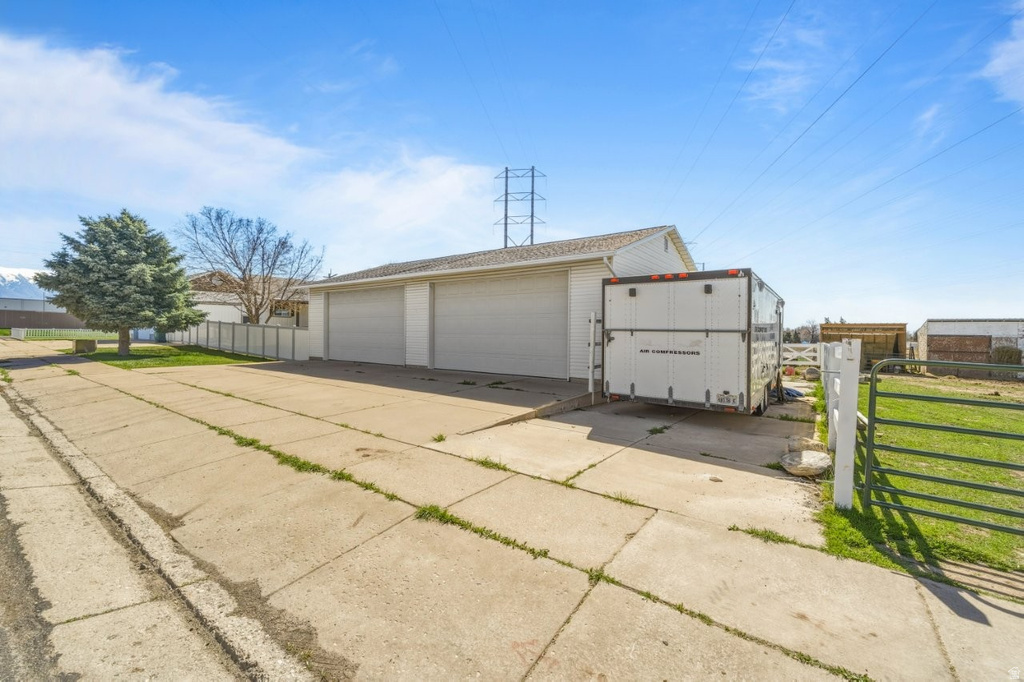 1055 S 1000 W Clearfield, UT 84015