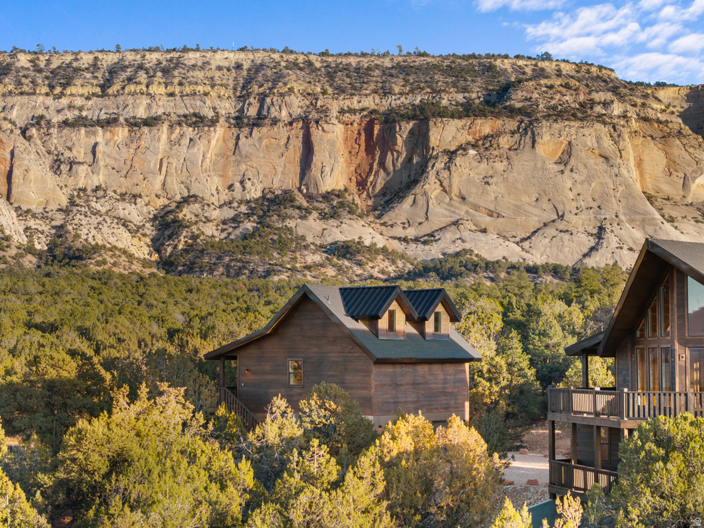 375 W WHITE CLIFFS DR Orderville, UT 84758