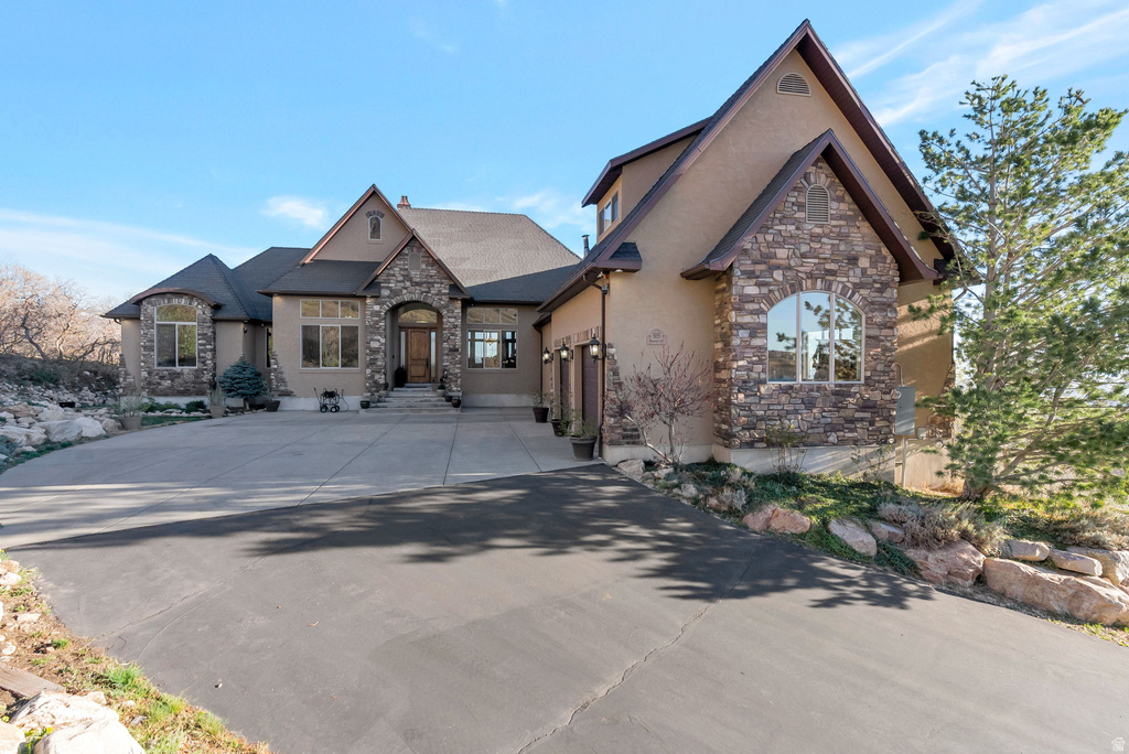 5055 N WATERFALL DR Pleasant View, UT 84414