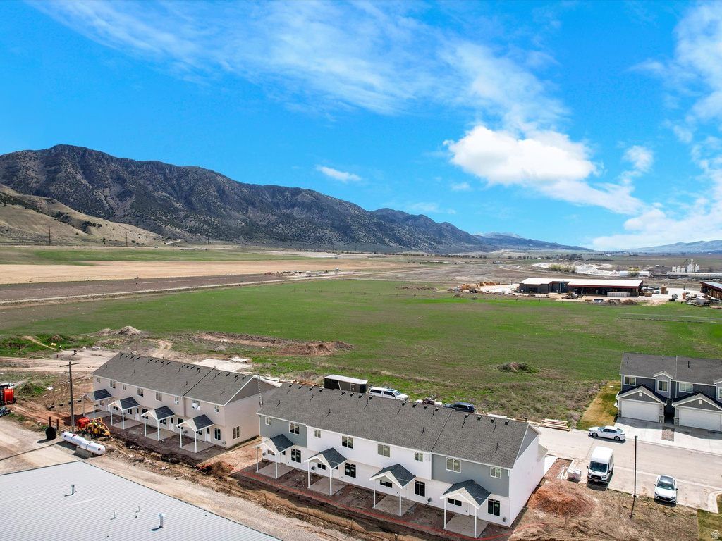 64 E CEDAR LN Malad City, ID 83252