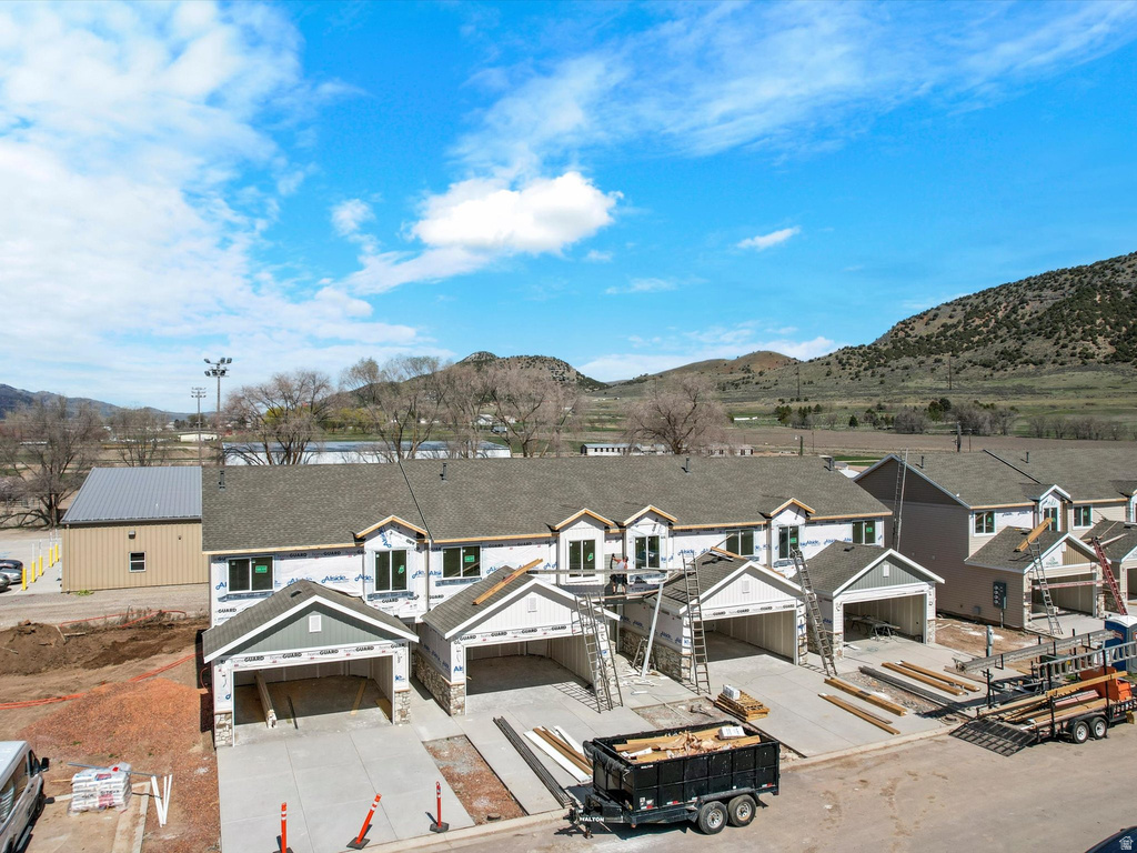 64 E CEDAR LN Malad City, ID 83252