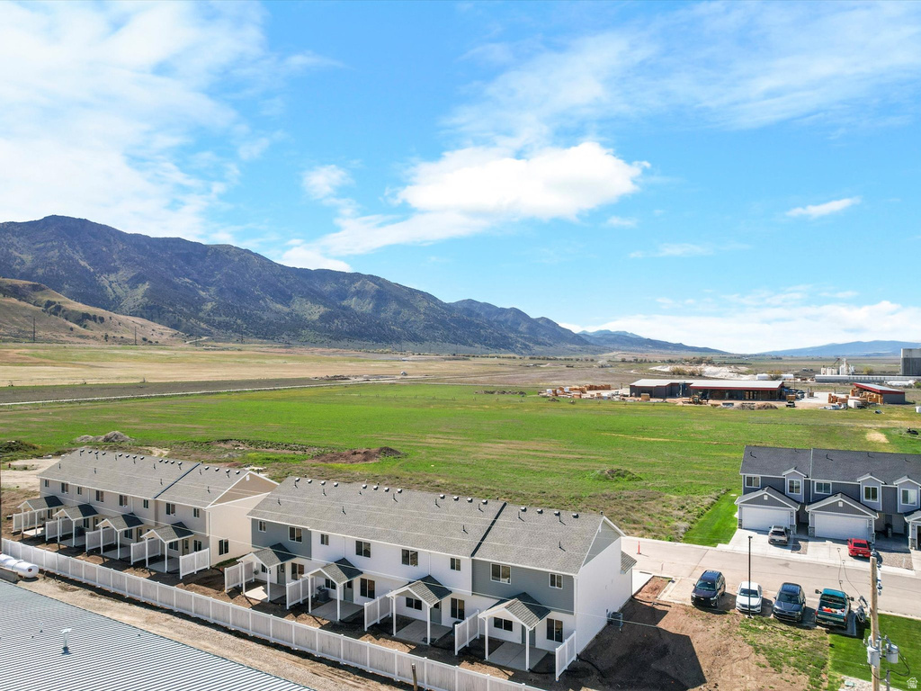 64 E CEDAR LN Malad City, ID 83252