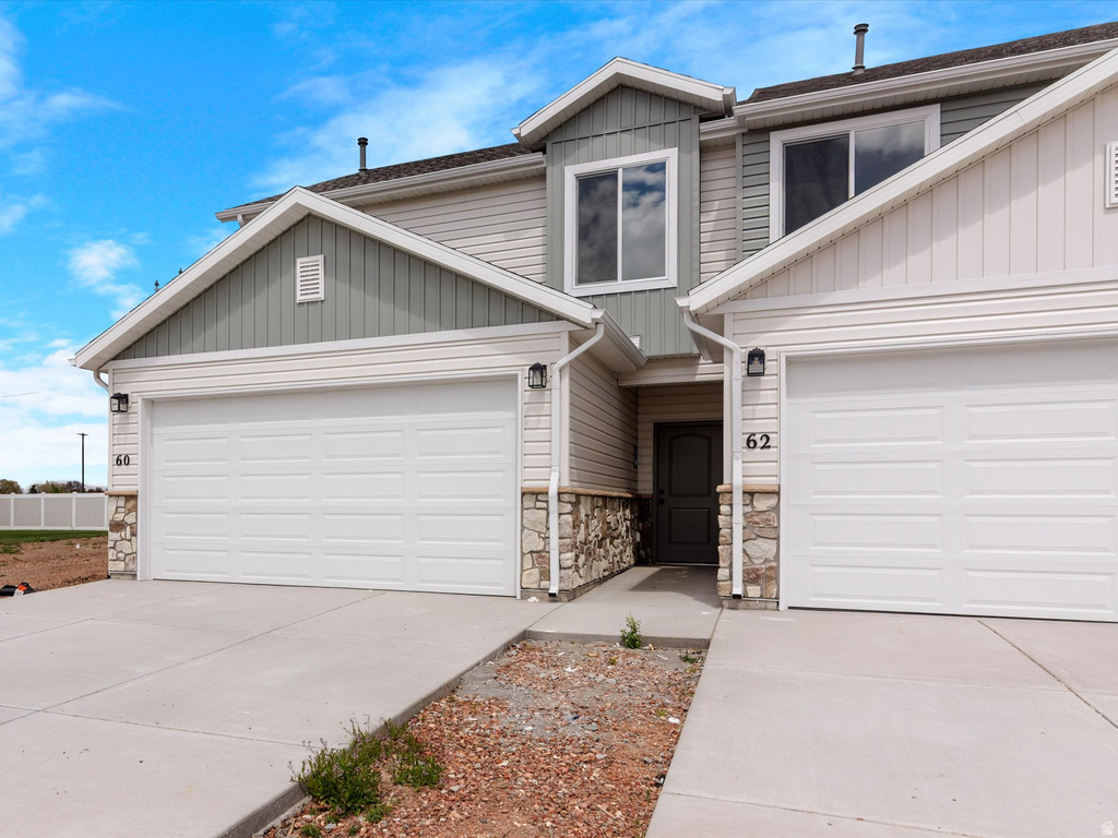 64 E CEDAR LN Malad City, ID 83252