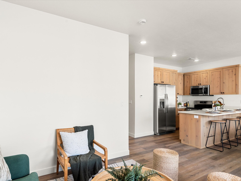 64 E CEDAR LN Malad City, ID 83252