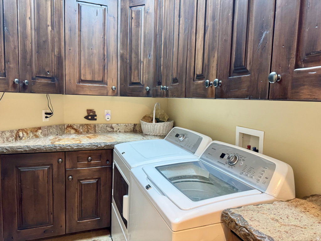 15319 S INDIAN PAINT CIR Bluffdale, UT 84065