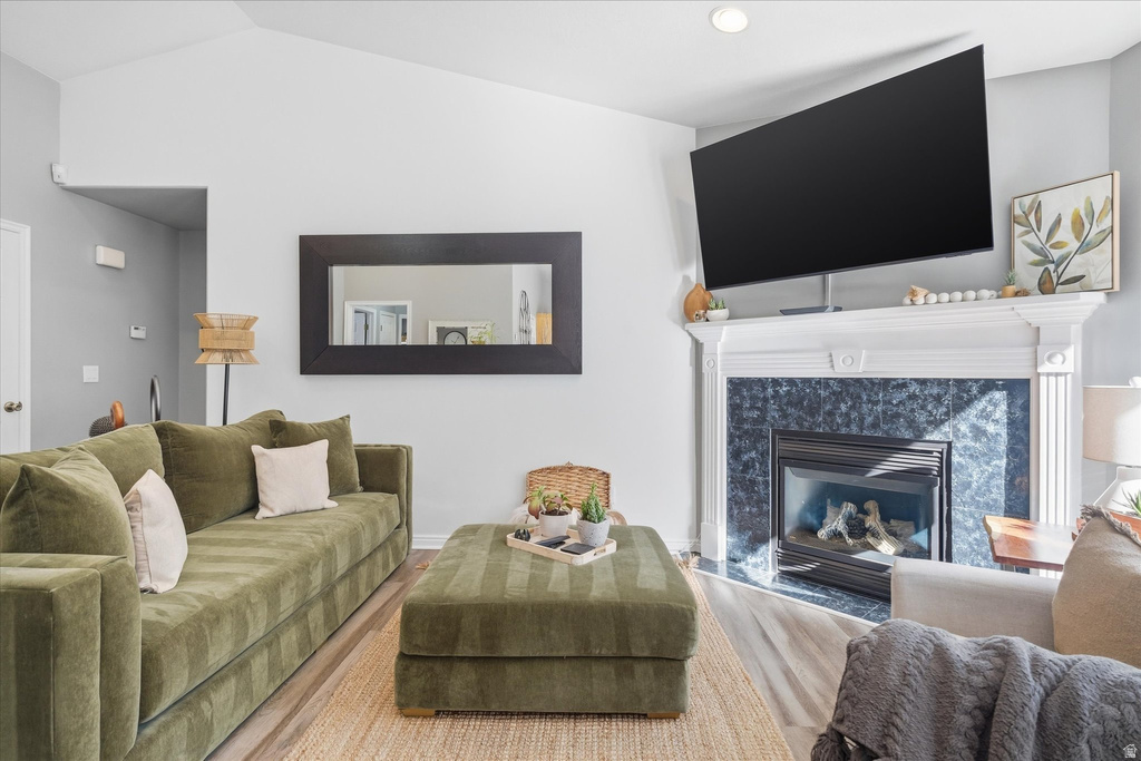 1131 E LAMPLIGHTER DR River Heights, UT 84321