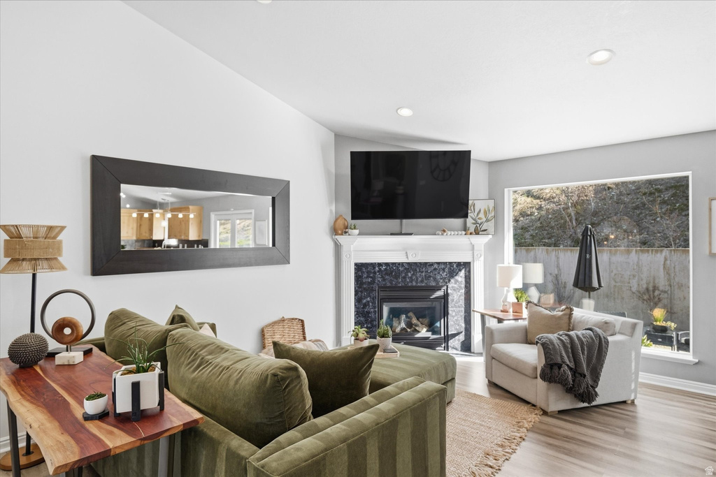 1131 E LAMPLIGHTER DR River Heights, UT 84321