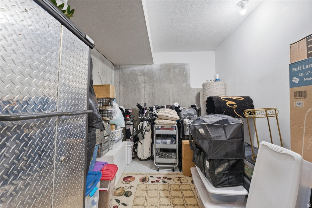 1131 E LAMPLIGHTER DR River Heights, UT 84321