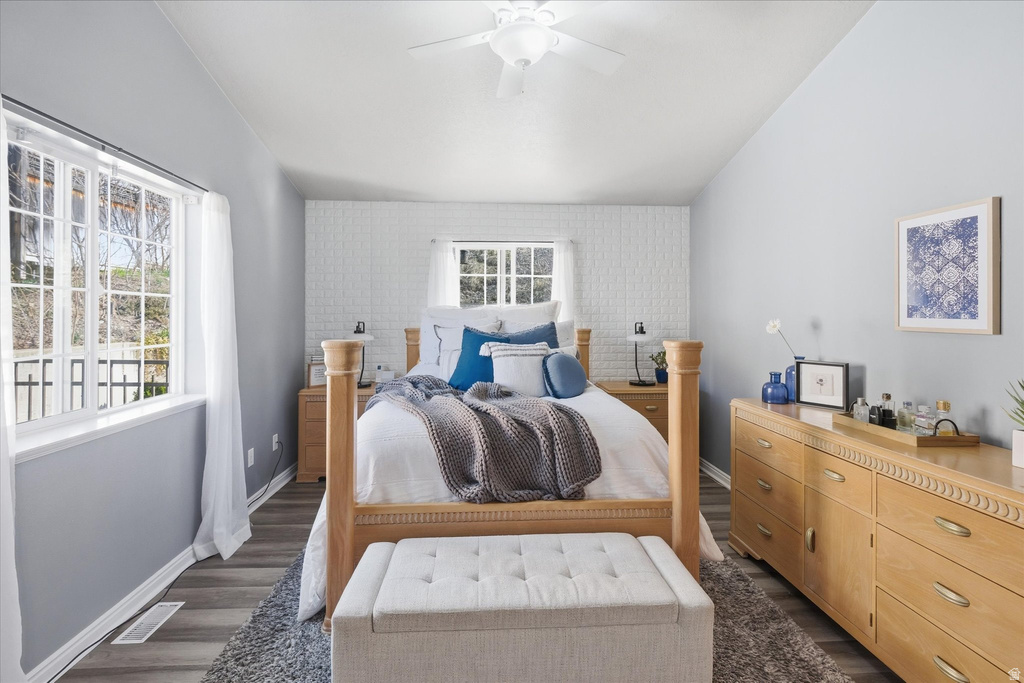 1131 E LAMPLIGHTER DR River Heights, UT 84321