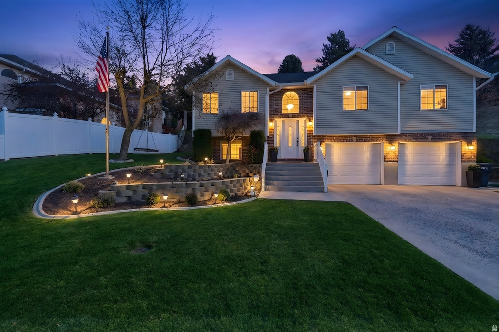 1131 E LAMPLIGHTER DR River Heights, UT 84321