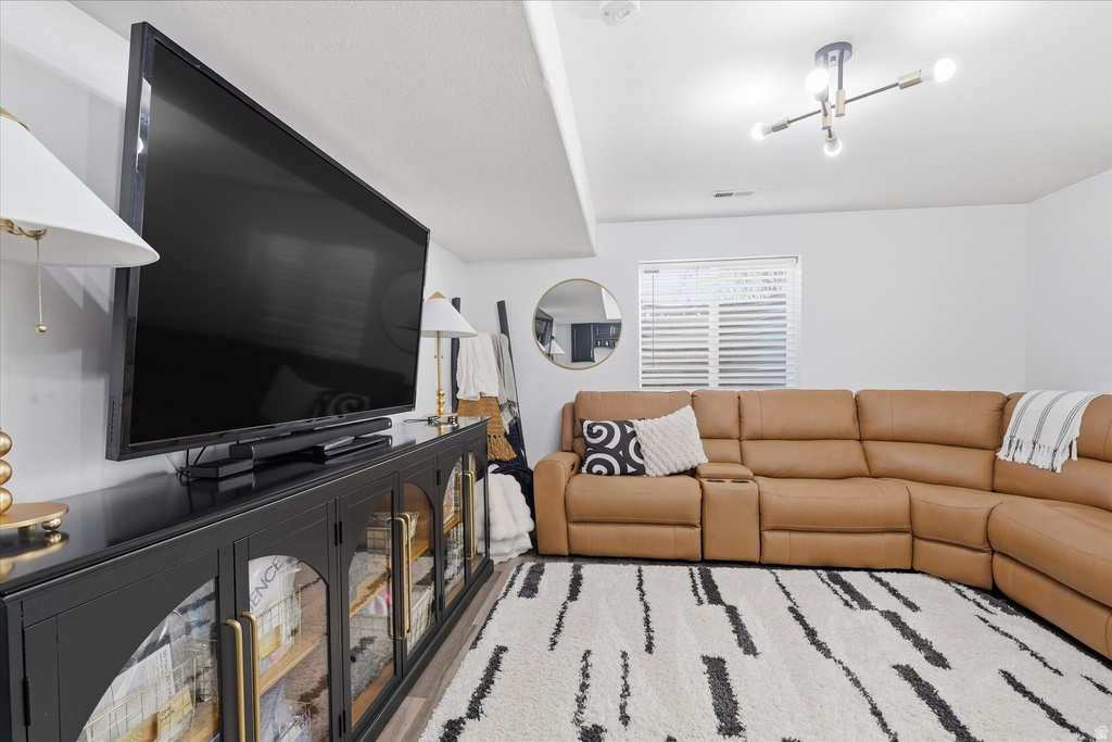 1131 E LAMPLIGHTER DR River Heights, UT 84321