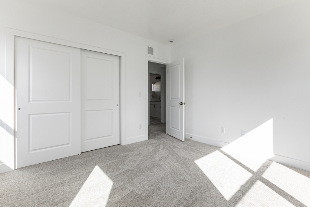 738 E BOGART CT #106 Midvale, UT 84047