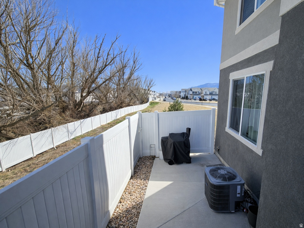 338 N STARBOARD LN Saratoga Springs, UT 84045