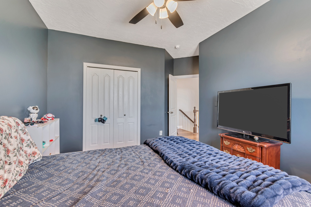 10289 S LOCUST RIDGE CT South Jordan, UT 84009