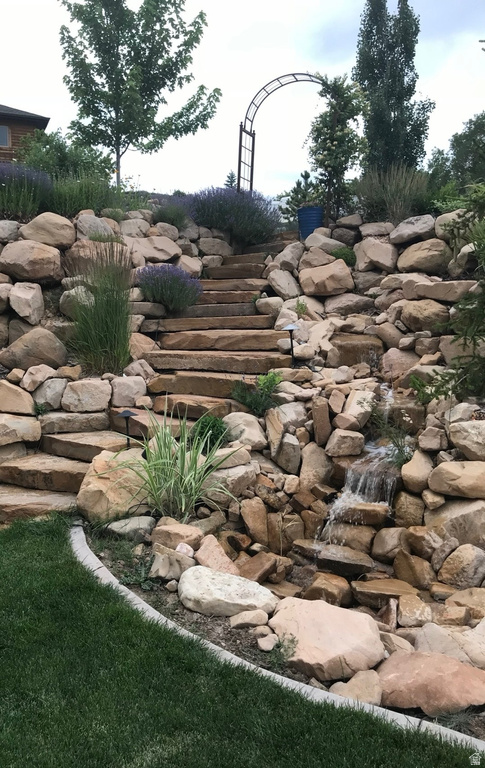 47 S MEADOW DR Springville, UT 84663