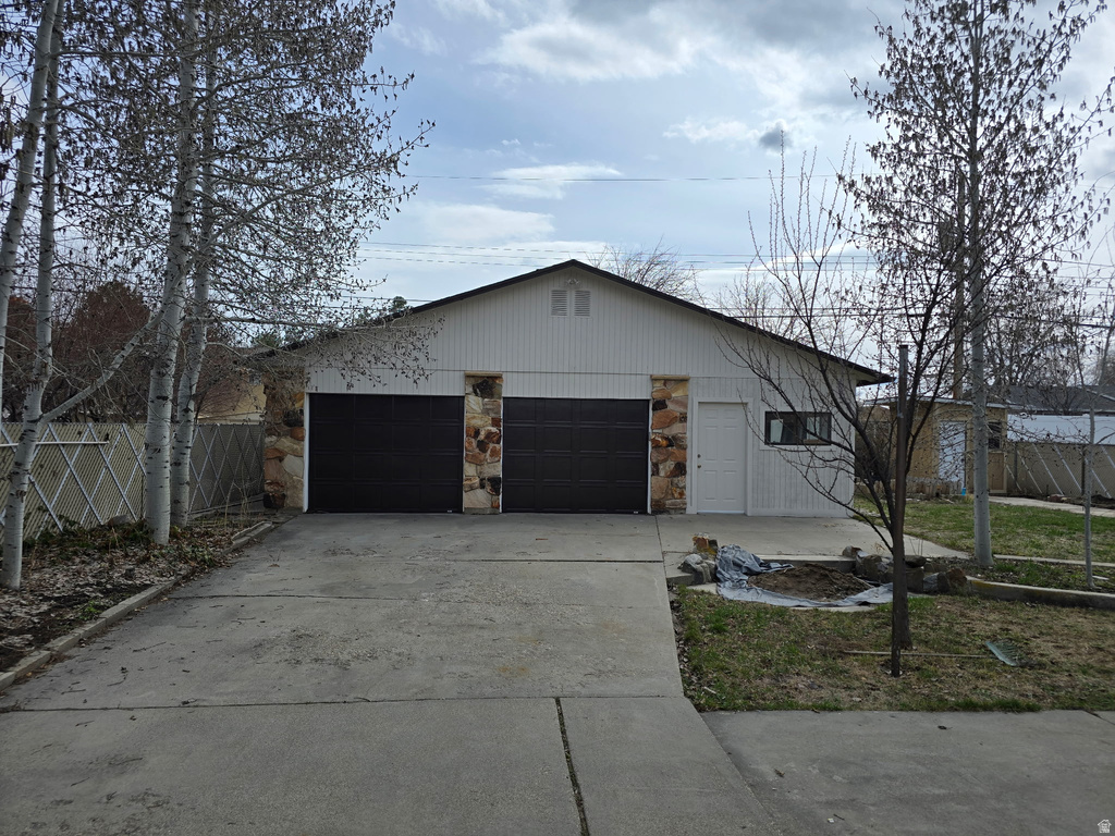 760 E 8080 ST Sandy, UT 84094