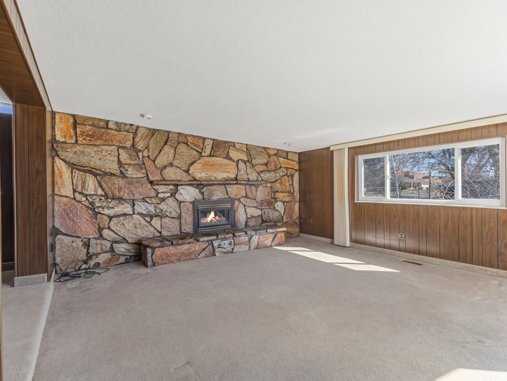 5106 S JOLLY ST Taylorsville, UT 84123