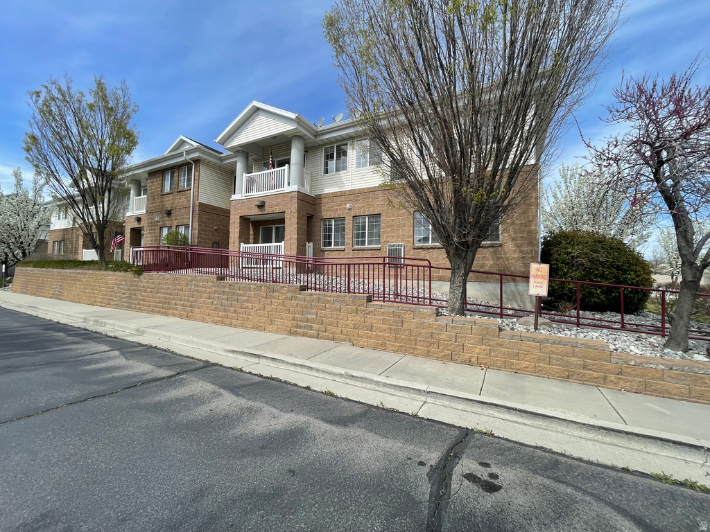 11085 S GRAPE ARBOR PL #102 Sandy, UT 84070