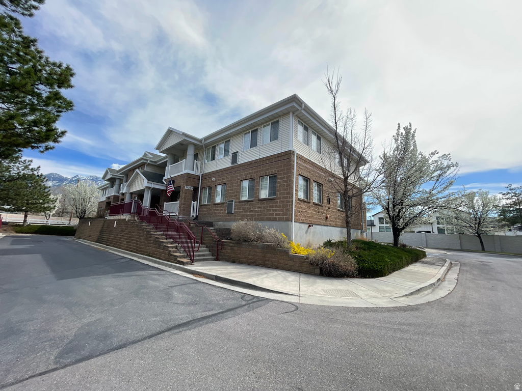 11085 S GRAPE ARBOR PL #102 Sandy, UT 84070