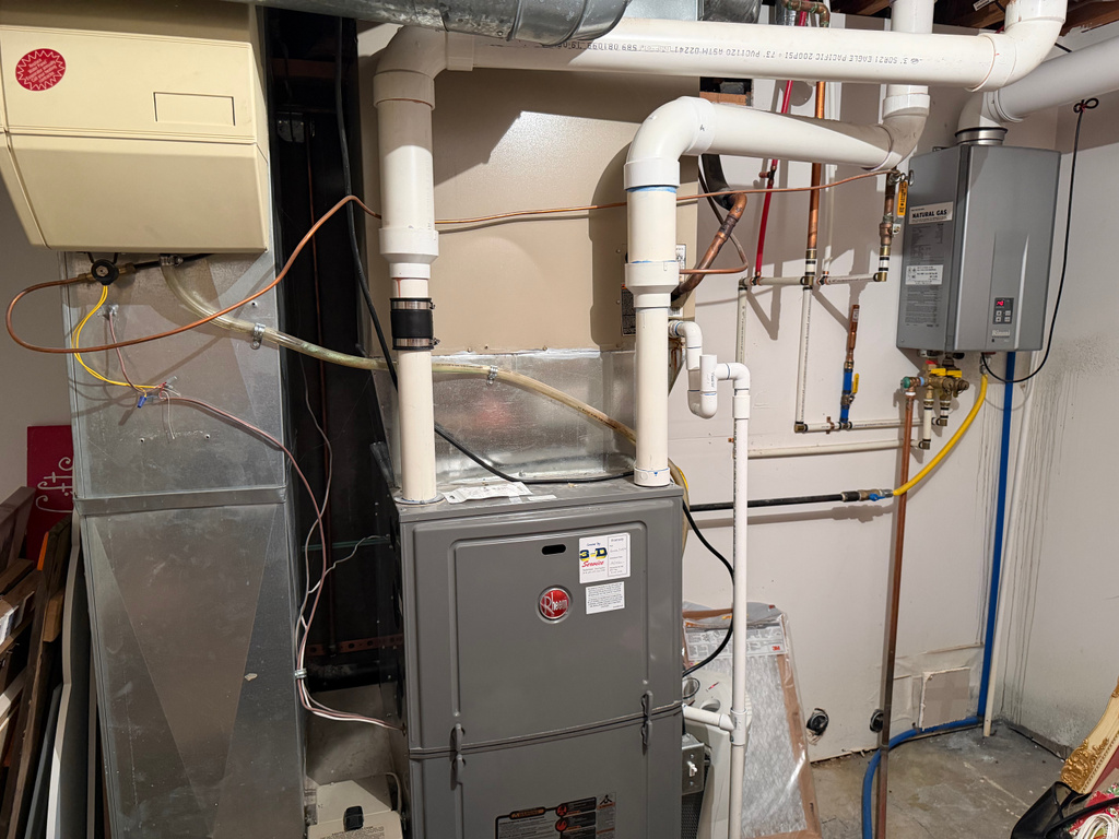 1697 W 2450 N Vernal, UT 84078