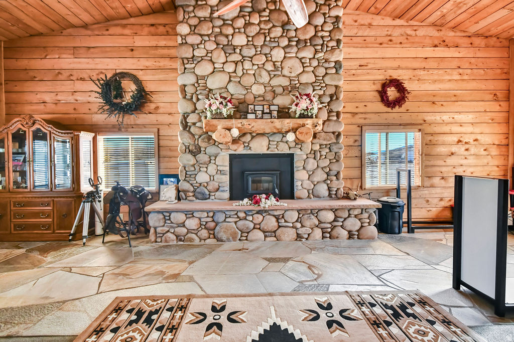 290 N 300 W Koosharem, UT 84744