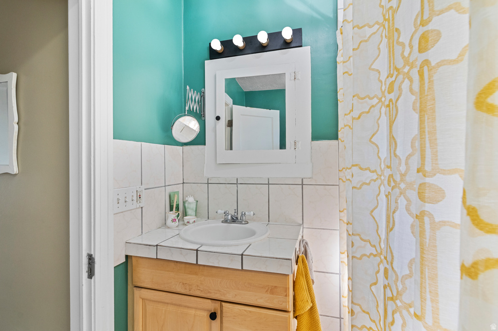 2713 S HIGHLAND DR Salt Lake City, UT 84106