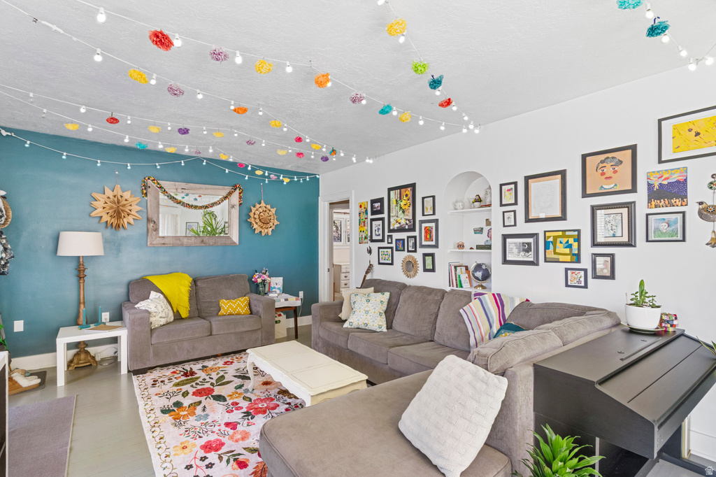 2713 S HIGHLAND DR Salt Lake City, UT 84106