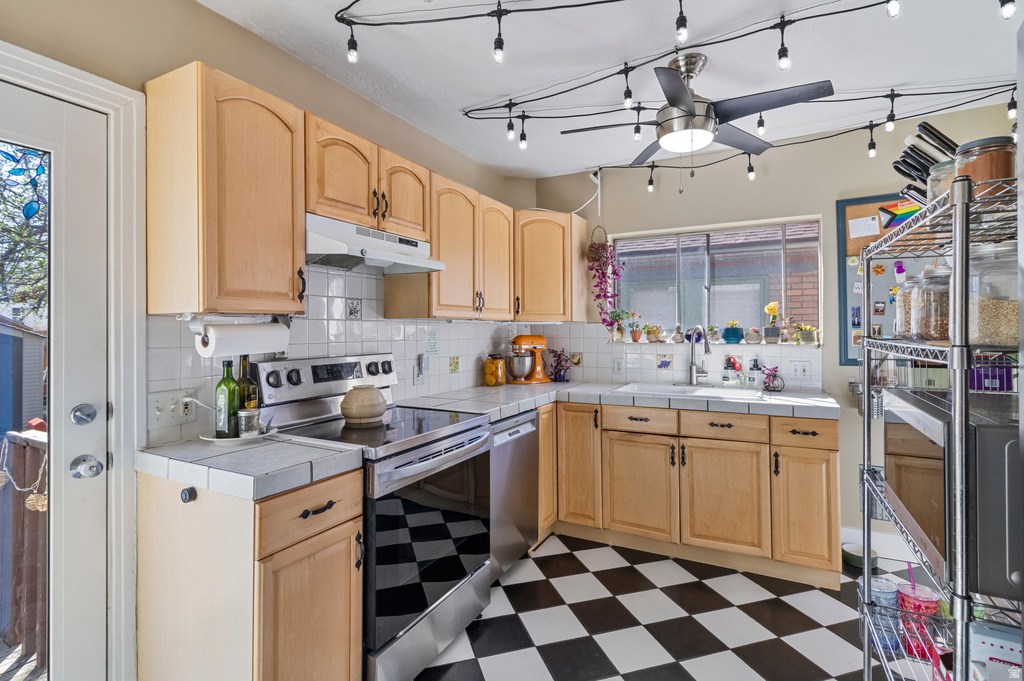 2713 S HIGHLAND DR Salt Lake City, UT 84106