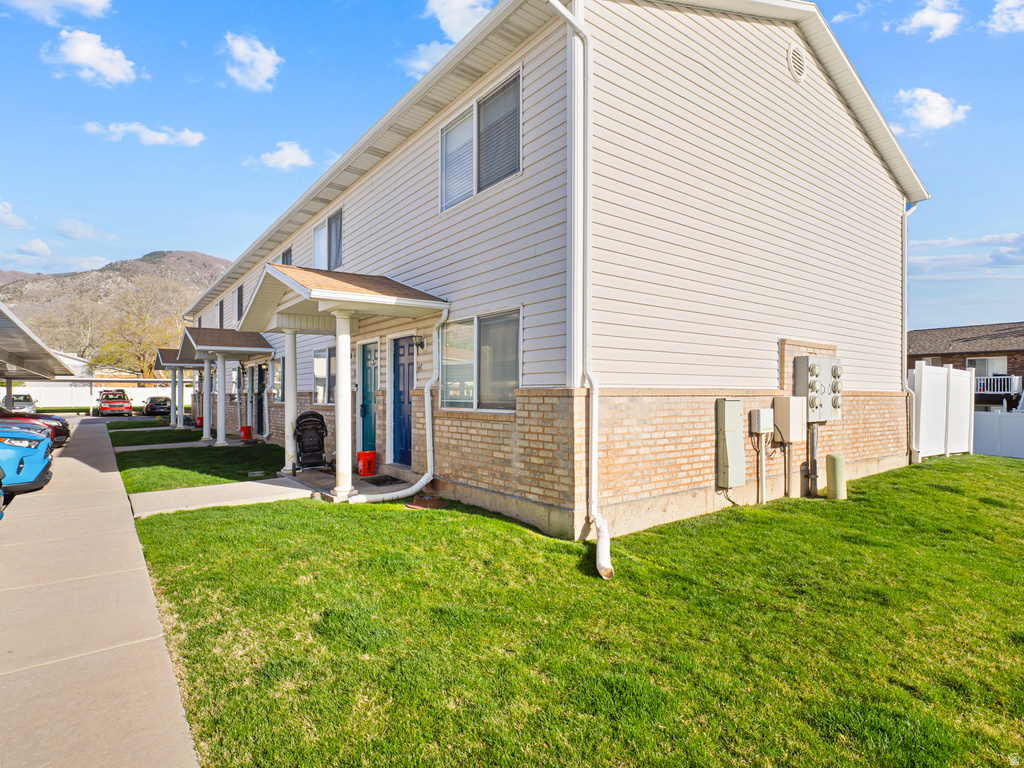422 E 2050 N photo 3