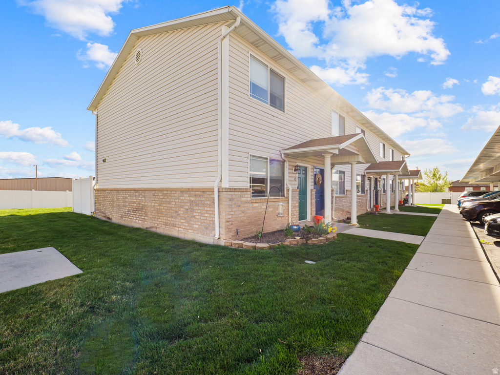 422 E 2050 N photo 2