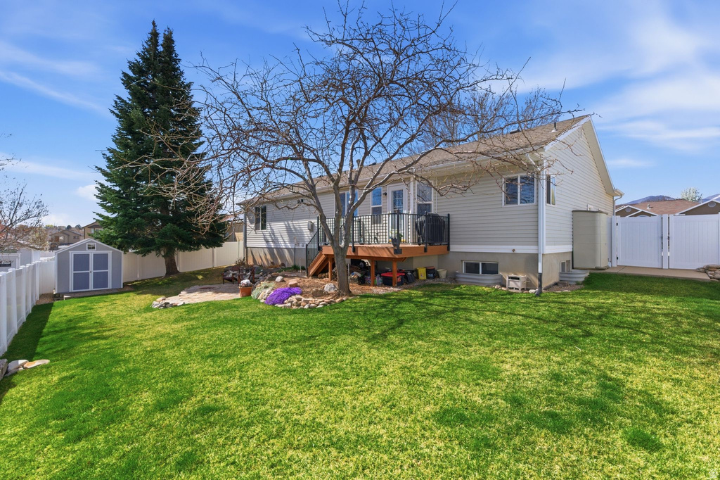 6577 S HIGH BLUFF DR West Valley City, UT 84118